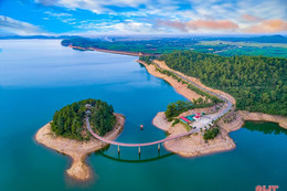 "Nhịp cầu" cảm xúc kết nối du khách với Hà Tĩnh