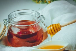 Điều gì xảy ra khi thêm mật ong vào cà phê?