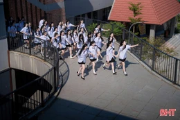 Học sinh cuối cấp rộn ràng chụp ảnh kỷ yếu sớm