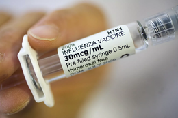 Mỹ phê duyệt vaccine cúm dạng xịt