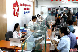 Bộ Chính trị yêu cầu thực hiện 3 cơ chế đặc biệt thu hút cán bộ tài năng