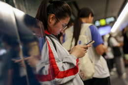 Australia cấm thiếu niên sử dụng Facebook, Instagram