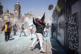 Biểu tình lớn tại Mexico sau vụ thị trưởng bị ám sát