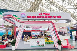 Hà Tĩnh được vinh danh "Không gian trưng bày tiêu biểu" tại Hội chợ mùa Thu 