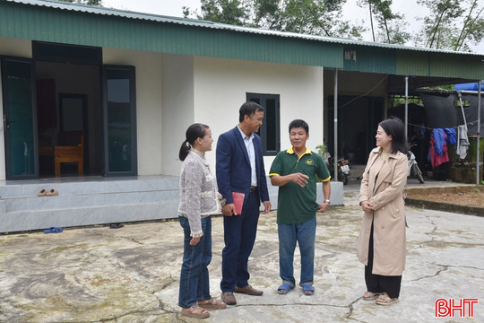 Giúp người nghèo ở xã Đông Kinh “an cư”