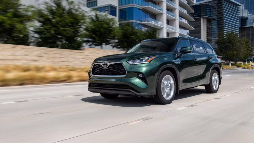 Toyota Highlander Turbo 2023 chốt giá từ 36.420 USD