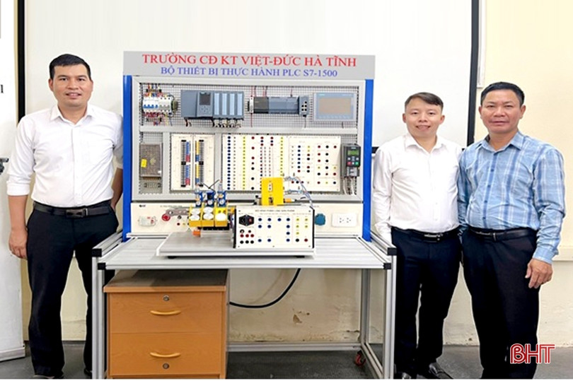 Đoàn giáo viên Hà Tĩnh lên đường dự hội thi thiết bị đào tạo tự làm toàn quốc ảnh 12 Đoàn giáo viên Hà Tĩnh lên đường dự hội thi thiết bị đào tạo tự làm toàn quốc