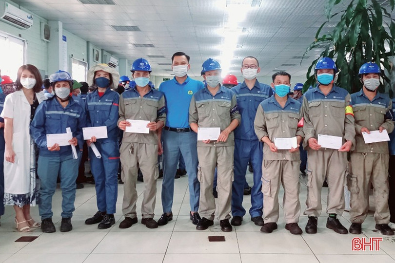 Khám sức khỏe cho hơn 1.100 công nhân ở Khu kinh tế Vũng Áng