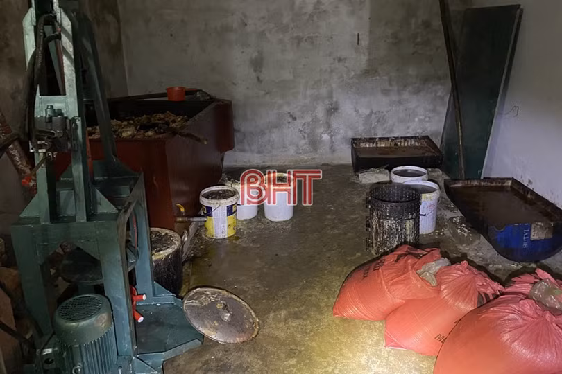 Hà Tĩnh: Phát hiện thêm cơ sở chế biến 1,4 tấn mỡ động vật “bẩn”
