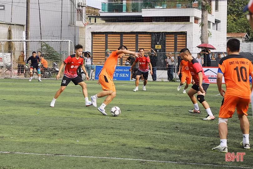 Hội Doanh nhân trẻ vô địch Giải Bóng đá doanh nghiệp - doanh nhân Hà Tĩnh