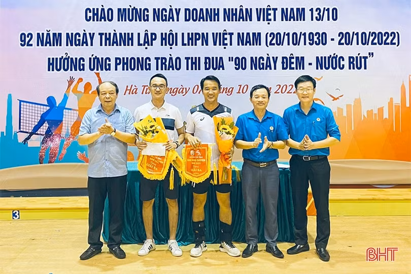 Đội cụm TP Hà Tĩnh vô địch Giải Bóng chuyền thường niên Mitraco