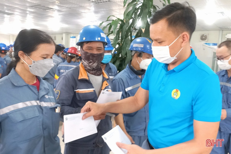 Khám sức khỏe cho hơn 1.100 công nhân ở Khu kinh tế Vũng Áng