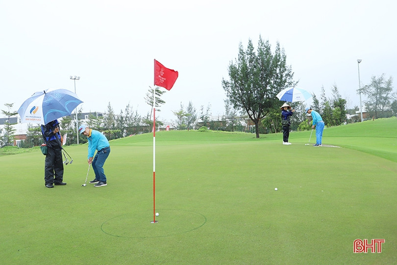 Giải Golf Hiệp hội Doanh nghiệp Hà Tĩnh huy động hơn 1 tỷ đồng cho công tác từ thiện