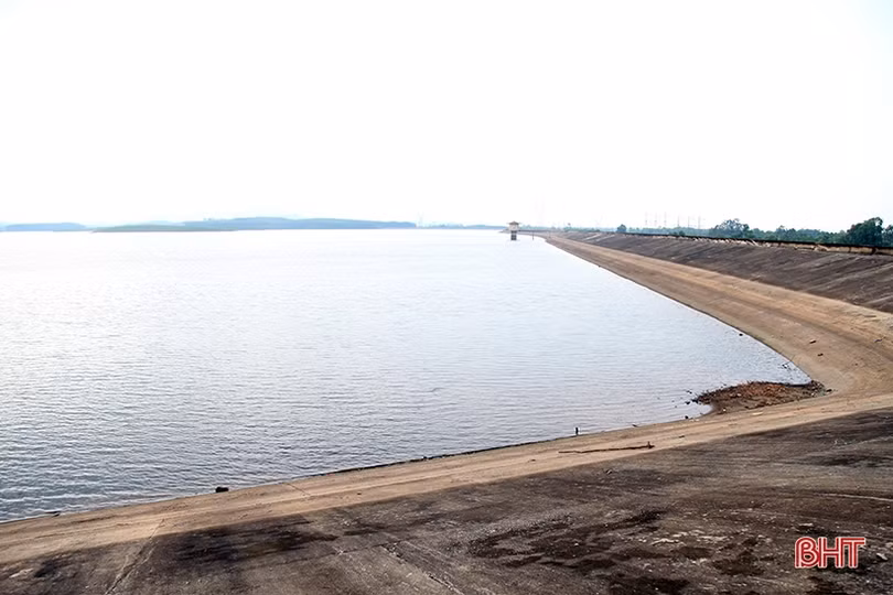 Chủ động vận hành điều tiết nước các hồ đập trước dự báo mưa lớn ở Hà Tĩnh