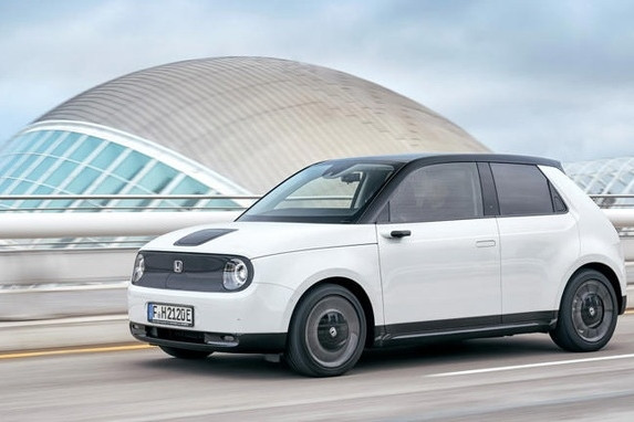 Xe điện sẽ luôn đắt hơn xe xăng