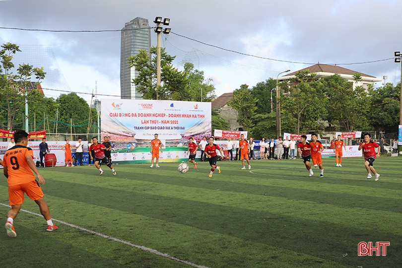 Hội Doanh nhân trẻ vô địch Giải Bóng đá doanh nghiệp - doanh nhân Hà Tĩnh
