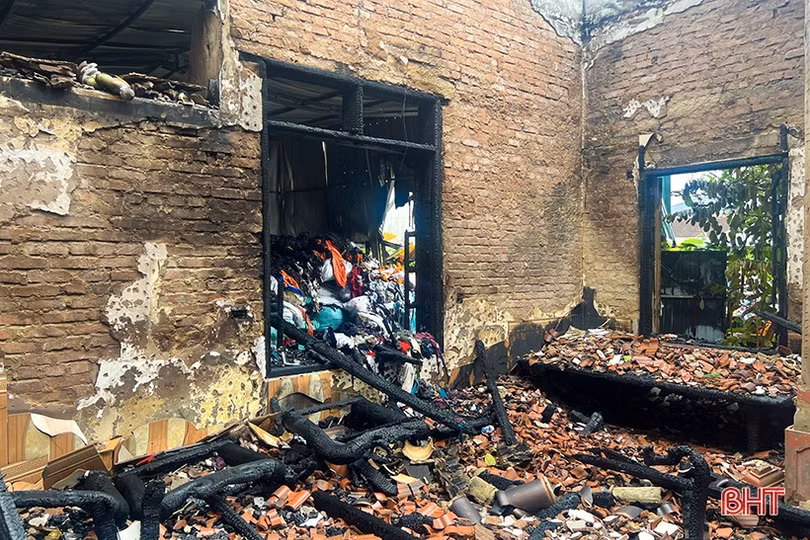 Thăm hỏi, động viên gia đình bị cháy nhà, xưởng sản xuất ở TP Hà Tĩnh