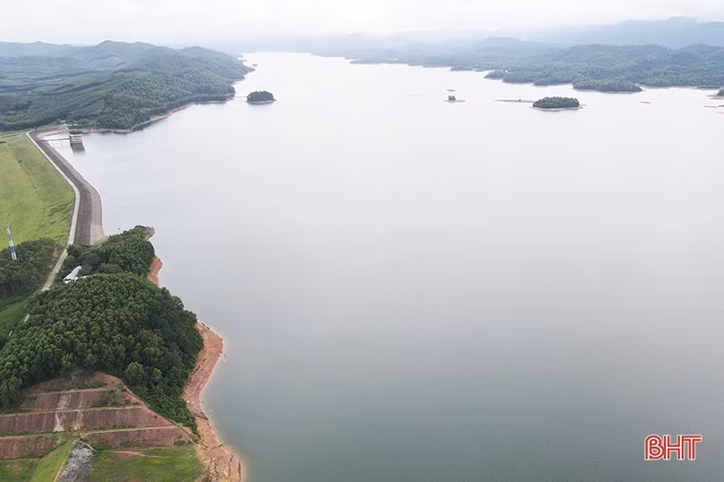 Chủ động vận hành điều tiết nước các hồ đập trước dự báo mưa lớn ở Hà Tĩnh