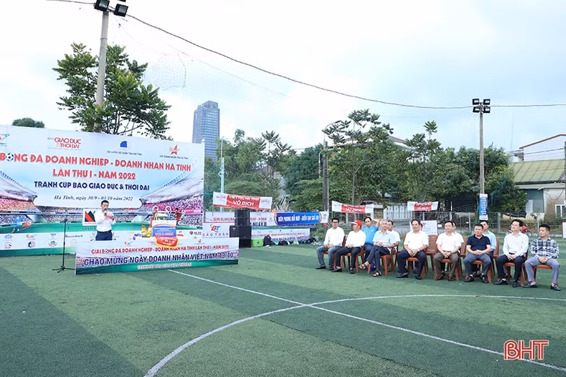 Hội Doanh nhân trẻ vô địch Giải Bóng đá doanh nghiệp - doanh nhân Hà Tĩnh