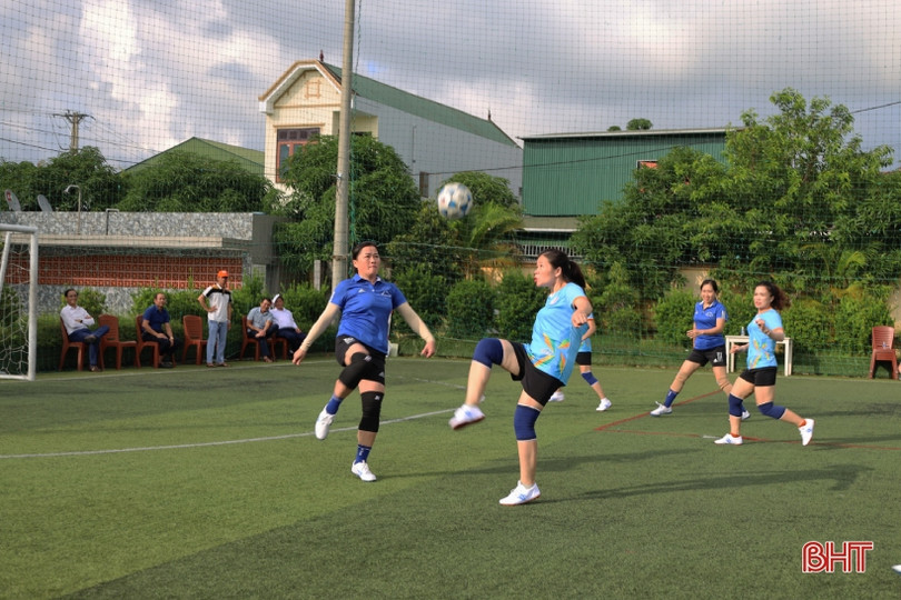 12 đội tranh tài Giải Bóng đá nữ TP Hà Tĩnh năm 2022