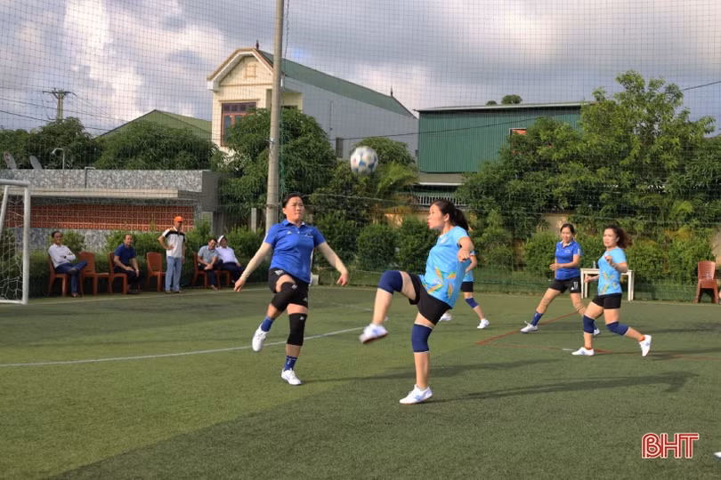 12 đội tranh tài Giải Bóng đá nữ TP Hà Tĩnh năm 2022