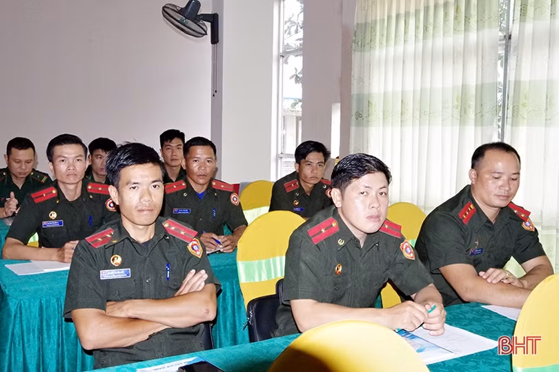 Tập huấn nghiệp vụ biên phòng cho cán bộ quân đội nhân dân Lào