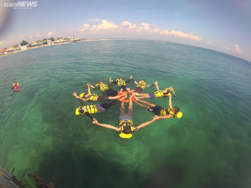 Những bức ảnh rác thải nhựa đại dương của các tác giả nước ngoài