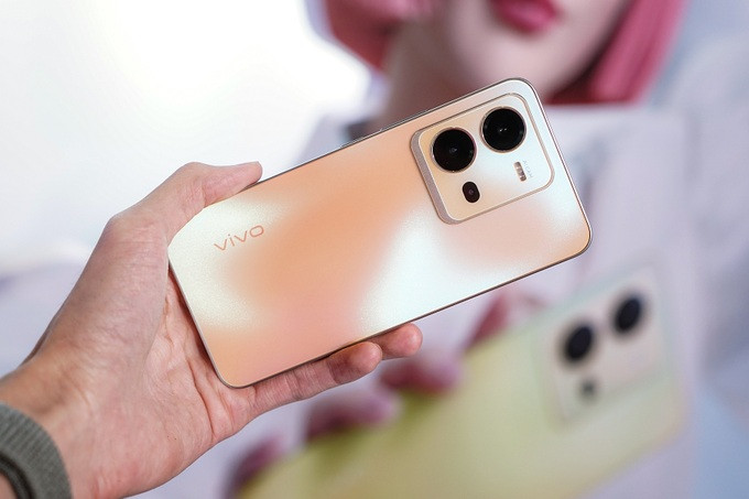 Smartphone 5G mới của Vivo với điểm nhấn camera selfie 50 MP - 1 Smartphone 5G mới của Vivo với điểm nhấn camera selfie 50 MP