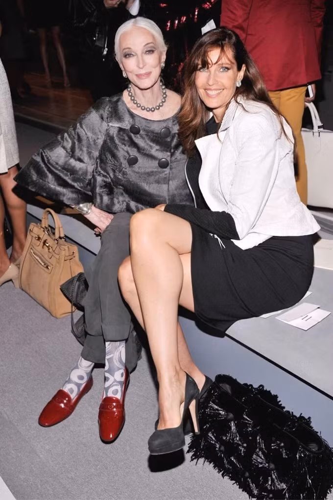 Gu mặc thanh lịch của siêu mẫu 91 tuổi