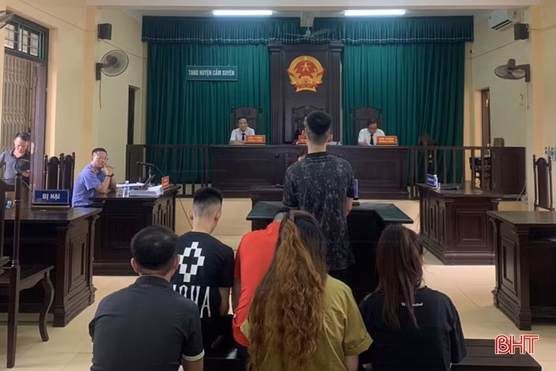 Phạt gần 50 năm tù nhóm đối tượng tổ chức sử dụng và tàng trữ trái phép chất ma túy