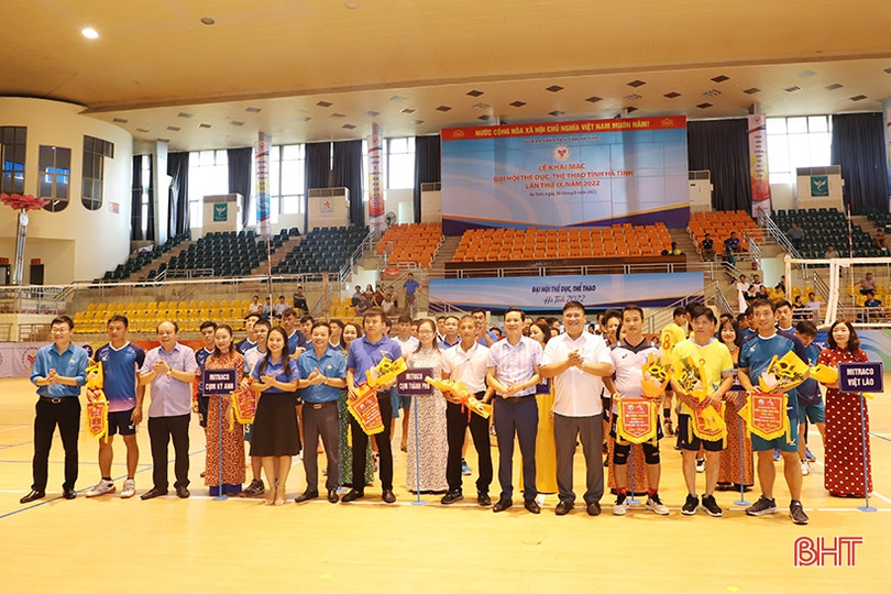 Đội cụm TP Hà Tĩnh vô địch Giải Bóng chuyền thường niên Mitraco