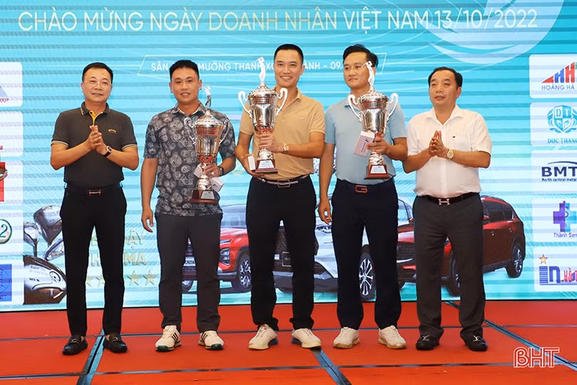 Giải Golf Hiệp hội Doanh nghiệp Hà Tĩnh huy động hơn 1 tỷ đồng cho công tác từ thiện