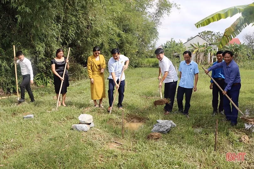 Một người con quê hương hỗ trợ Cẩm Xuyên xây dựng 4 nhà đại đoàn kết