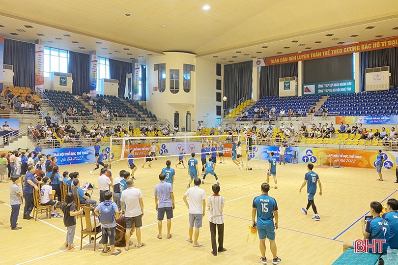 Đội cụm TP Hà Tĩnh vô địch Giải Bóng chuyền thường niên Mitraco