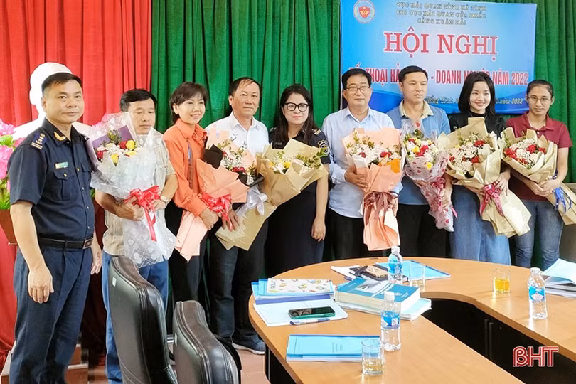 Hải quan Hà Tĩnh đối thoại “gỡ khó” cho doanh nghiệp