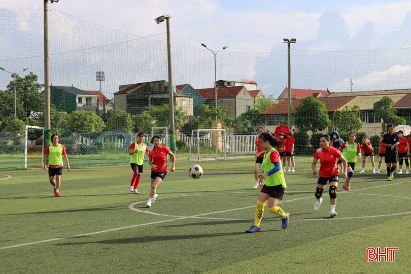 12 đội tranh tài Giải Bóng đá nữ TP Hà Tĩnh năm 2022