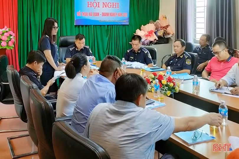 Hải quan Hà Tĩnh đối thoại “gỡ khó” cho doanh nghiệp