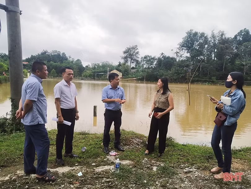 Chủ động xử lý môi trường sau khi nước lũ rút