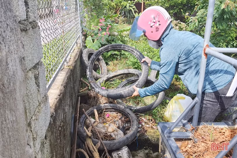Khẩn trương triển khai diệt bọ gậy ngăn ổ dịch sốt xuất huyết ở Can Lộc bùng phát