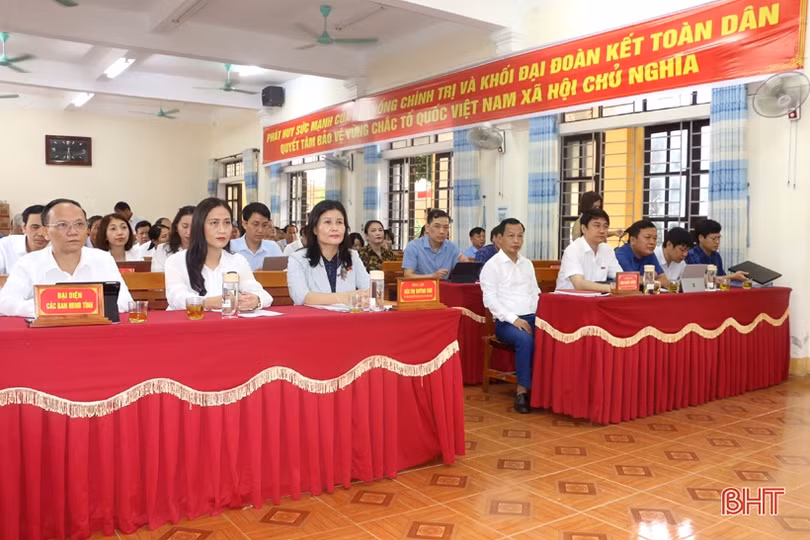 Cử tri Vũ Quang đề xuất xây dựng kè chống sạt lở bờ sông Ngàn Sâu