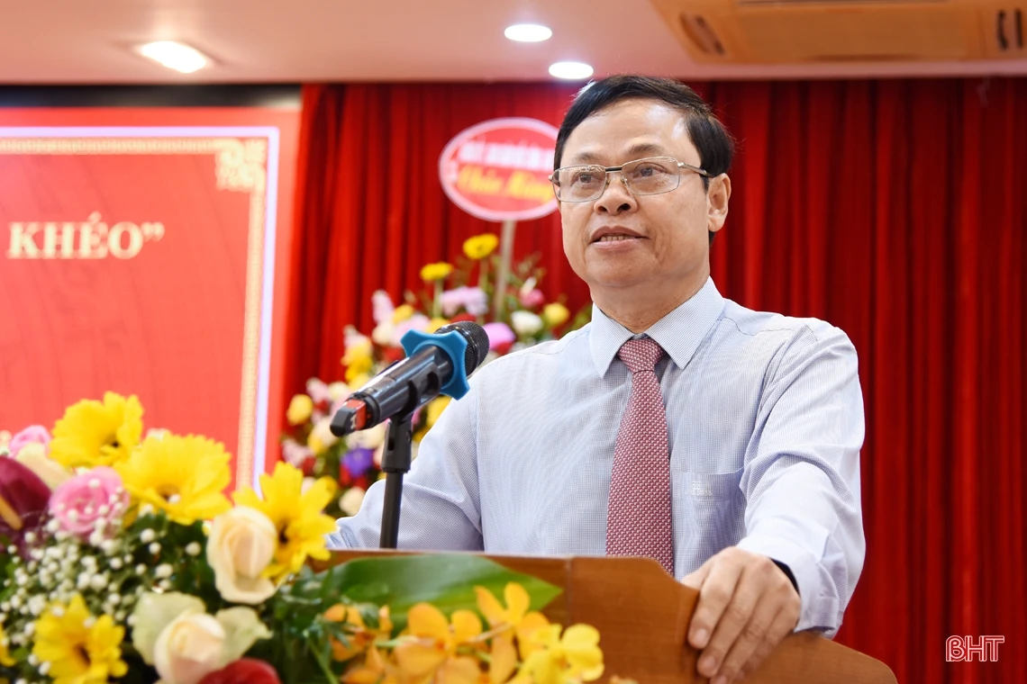 Ban Dân vận Tỉnh ủy Hà Tĩnh đón nhận Huân chương Lao động hạng Nhất