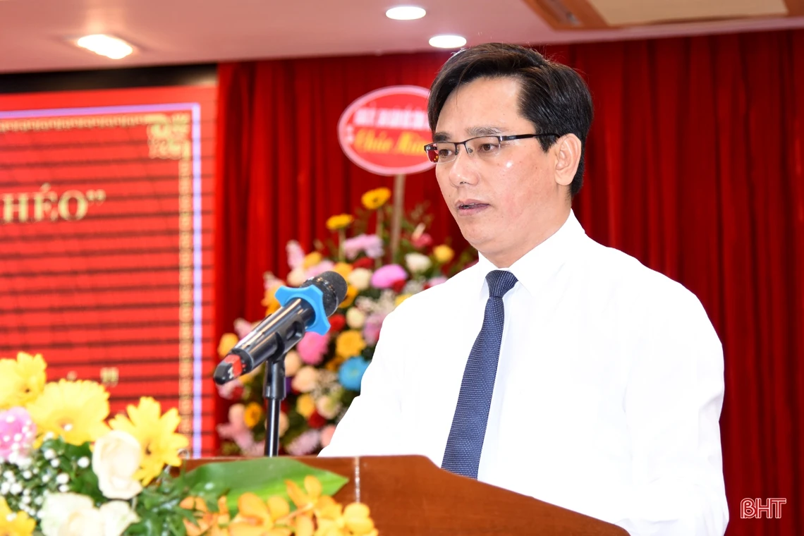 Ban Dân vận Tỉnh ủy Hà Tĩnh đón nhận Huân chương Lao động hạng Nhất