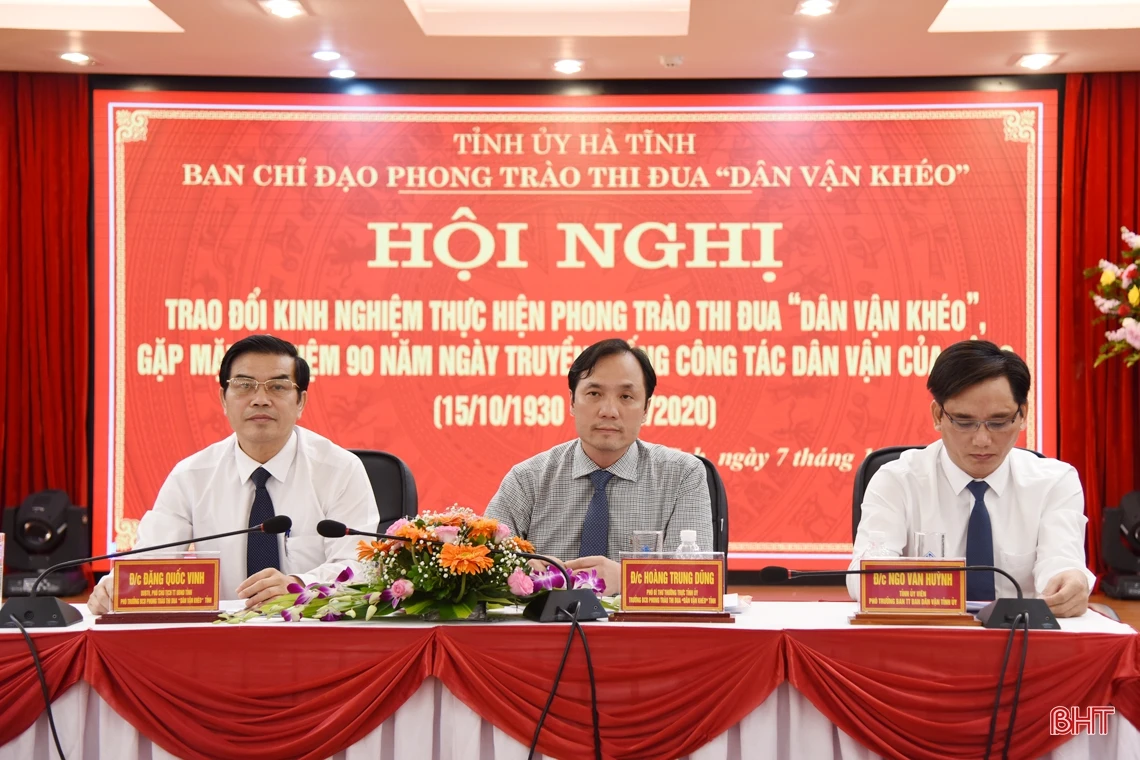 Ban Dân vận Tỉnh ủy Hà Tĩnh đón nhận Huân chương Lao động hạng Nhất