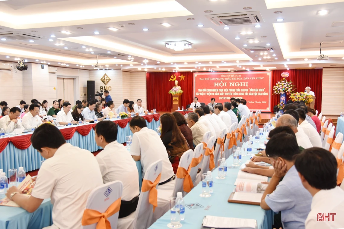 Ban Dân vận Tỉnh ủy Hà Tĩnh đón nhận Huân chương Lao động hạng Nhất