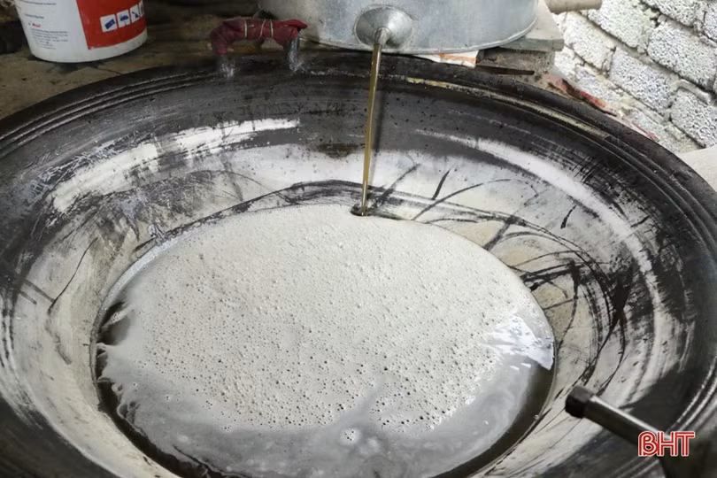 Độc đáo dùng trâu “kéo che ép mật” ở Hà Tĩnh