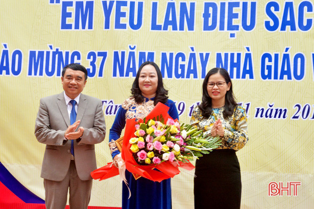 Ra mắt câu lạc bộ sắc bùa đầu tiên trong trường học ở Hà Tĩnh