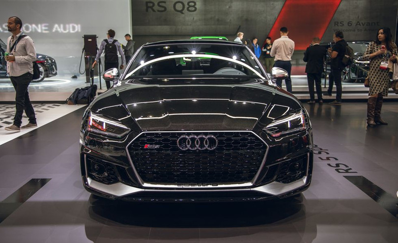 Audi RS 5 mới gây ấn tượng với phiên bản Báo đen