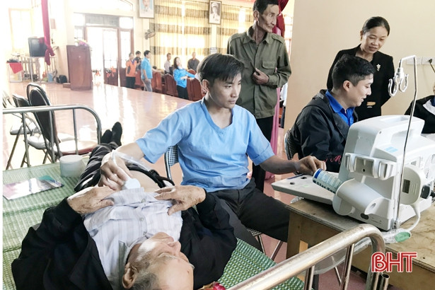 Formosa Hà Tĩnh phối hợp khám, cấp thuốc miễn phí cho gần 200 người dân