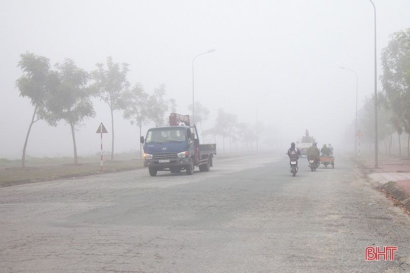 Hà Tĩnh lãng đãng như Đà Lạt khi sương mù dày đặc phủ kín mọi ngả đường
