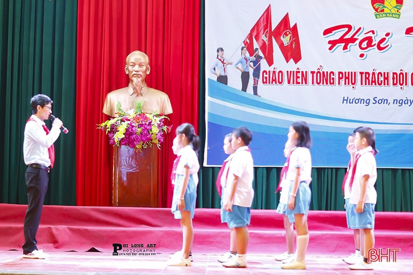Thầy giáo trẻ “thổi” luồng gió mới vào hoạt động đoàn - đội ở huyện miền núi Hà Tĩnh